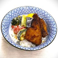 🥣『 元気のっけ丼 』🐟🌈✨初夏から夏へ！スタミナ満点のごちそう丼😋