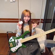 ビンゴ大会でゲットした"AirPods"の機能に感動⁉️ 番組の感想は #MINAの軽音部 で！