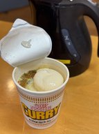 なにやってんだｗｗｗｗ【雪見カレーヌードル】