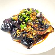 『揚げ茄子と海鮮の辛味ソースかけ』🍆🦑🌶️