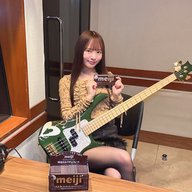 新コーナー「あげそびれ写真館」をお届け📸 #MINAの軽音部🍫