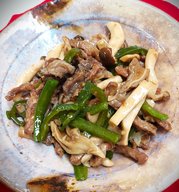 🍁『 秋きのこの青椒肉絲風 』🍄