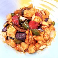 🍠🥦『 鶏胸肉と野菜の甘酢あん 』🍗🥕  　揚げた野菜と鶏胸肉を甘酢あんで絡めた、ごはんが進む一品です✨